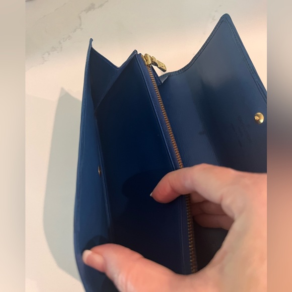 💙Louis Vuitton Vintage Epi Leather Sarah Wallet with COA & Chain BLUE EUC - Picture 13 of 16